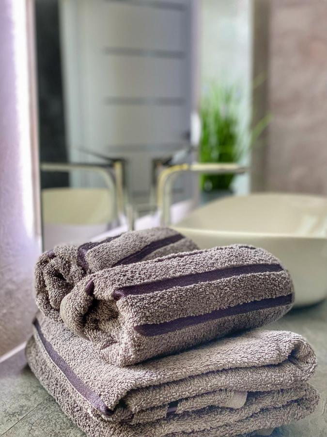 Apartament Bialy Z Jacuzzi Krakow Bagian luar foto